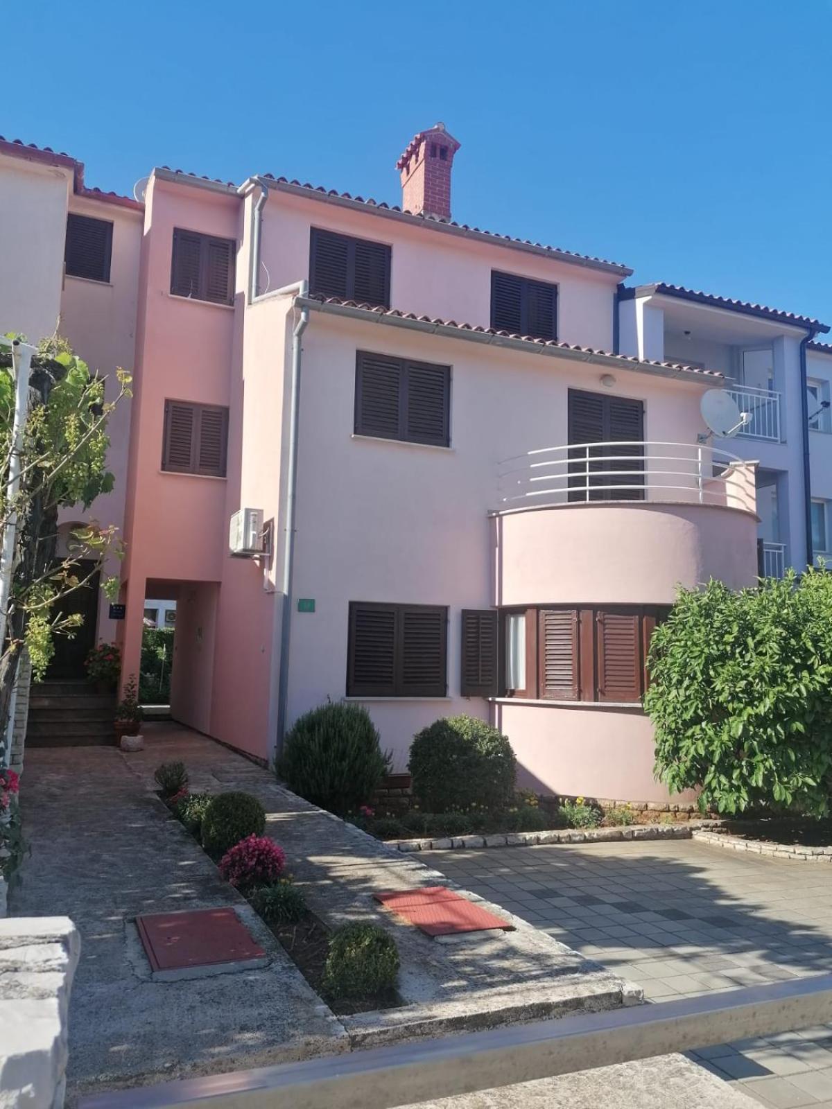 Lorena Apartments In Pula Buitenkant foto