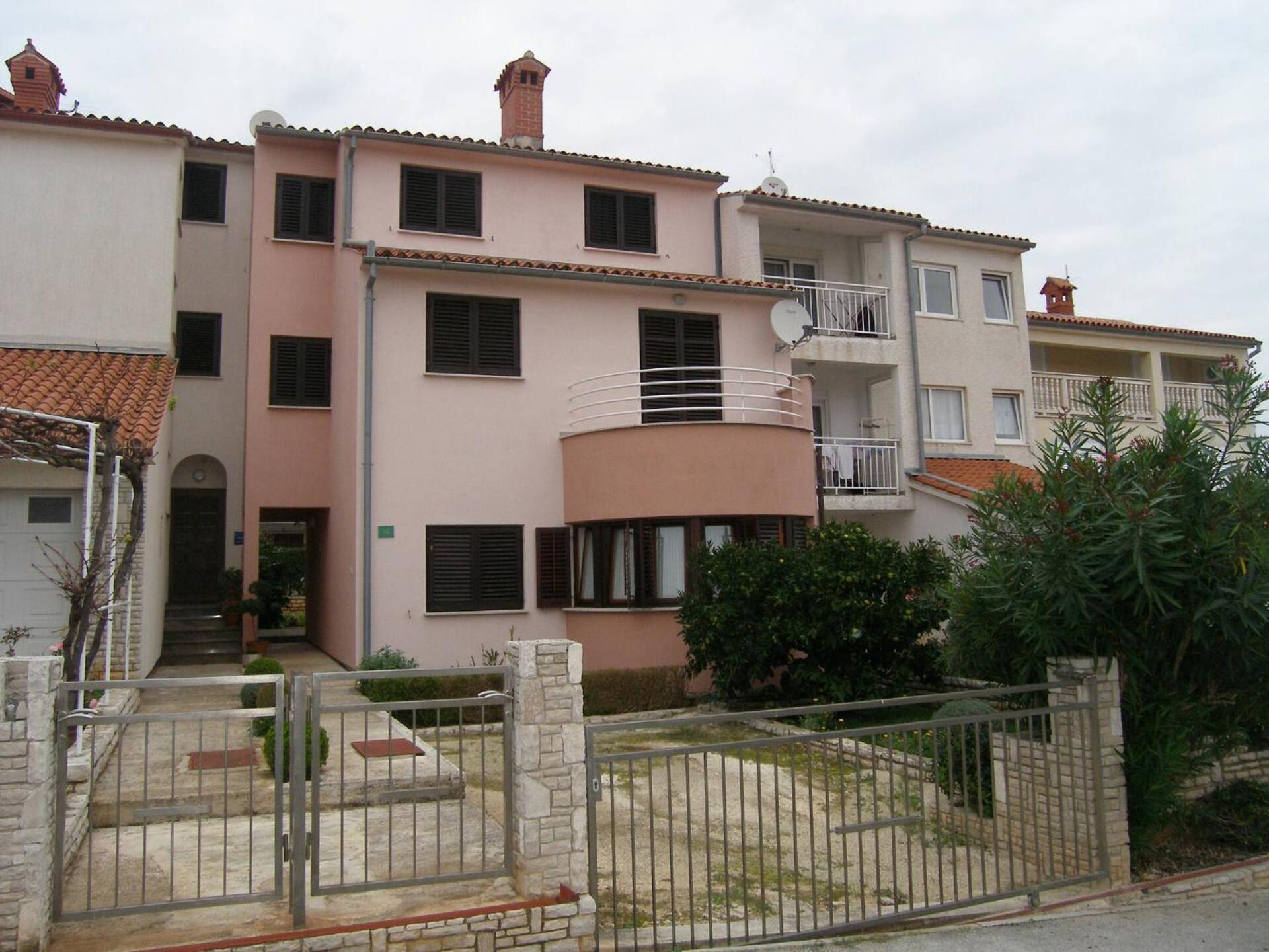 Lorena Apartments In Pula Buitenkant foto